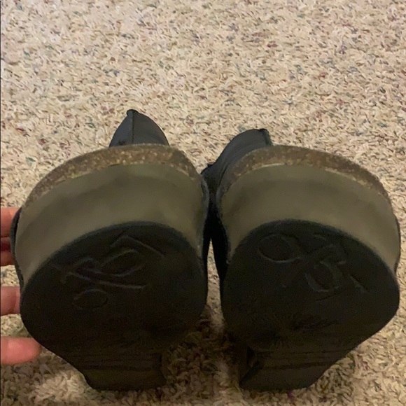 OTBT black and brown leather platforms size 8 - Picture 3 of 7